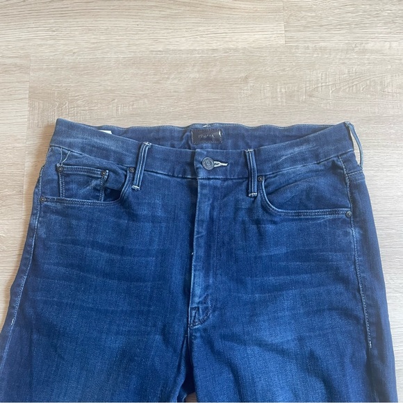 MOTHER Denim - High Waisted Looker Ankle Jeans - Picture 6 of 10